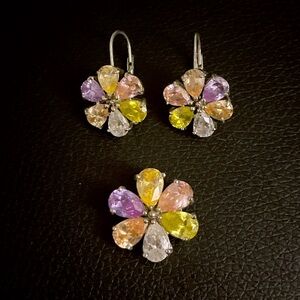 Gorgeous Vintage set of earrings & pendant - Sold as is - Multicolor stones